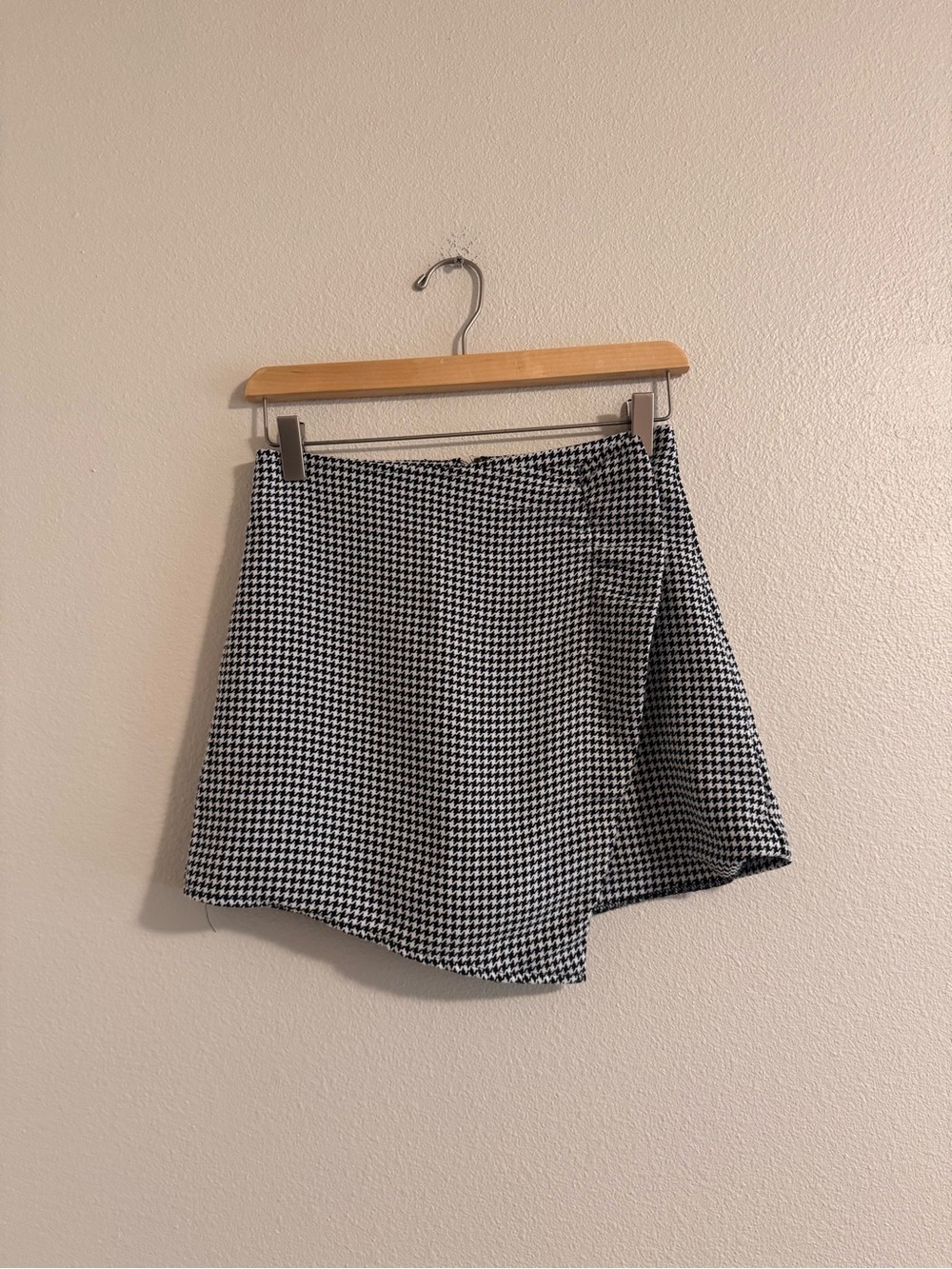 Mustard Seed Black & White Houndstooth Mini Skirt